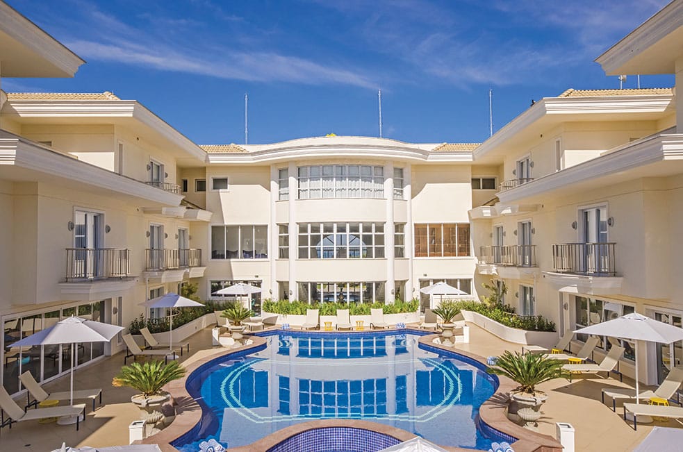 Baladas no Guarujá: veja opções para quem busca agito na vida noturna! hotel doral