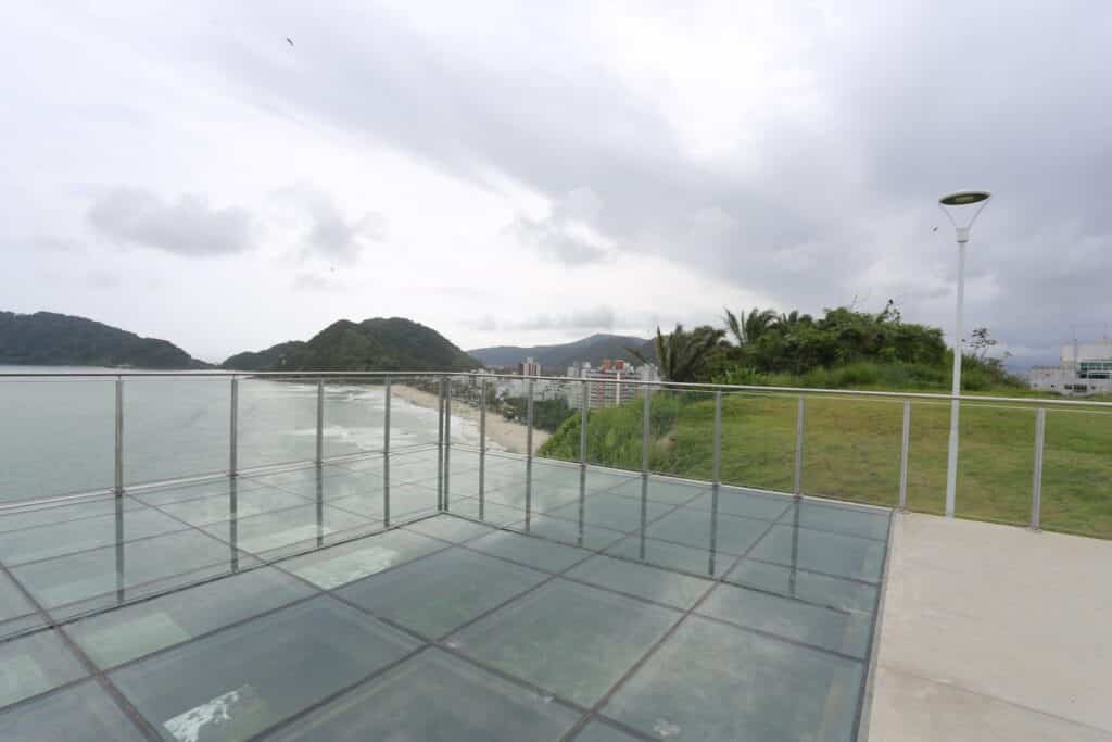 Praia das Astúrias: um lugar completo para toda a família! Mirante das Galhetas