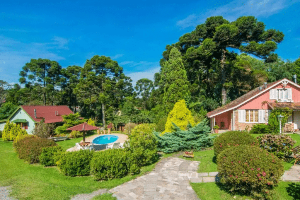 Qual a diferença de hotel para pousada? Qual a diferença de hotel para pousada?