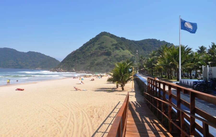 O que fazer no Guarujá: opções de passeios para toda a família! Praia do Tombo bandeira_azul_-_guaruja_
