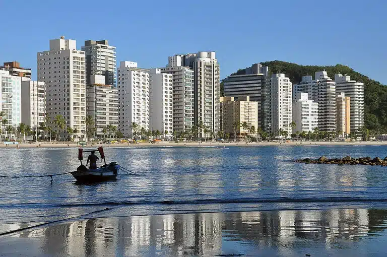 Airbnb no Guarujá: chegada da temporada reflete em aumento dos números! Airbnb