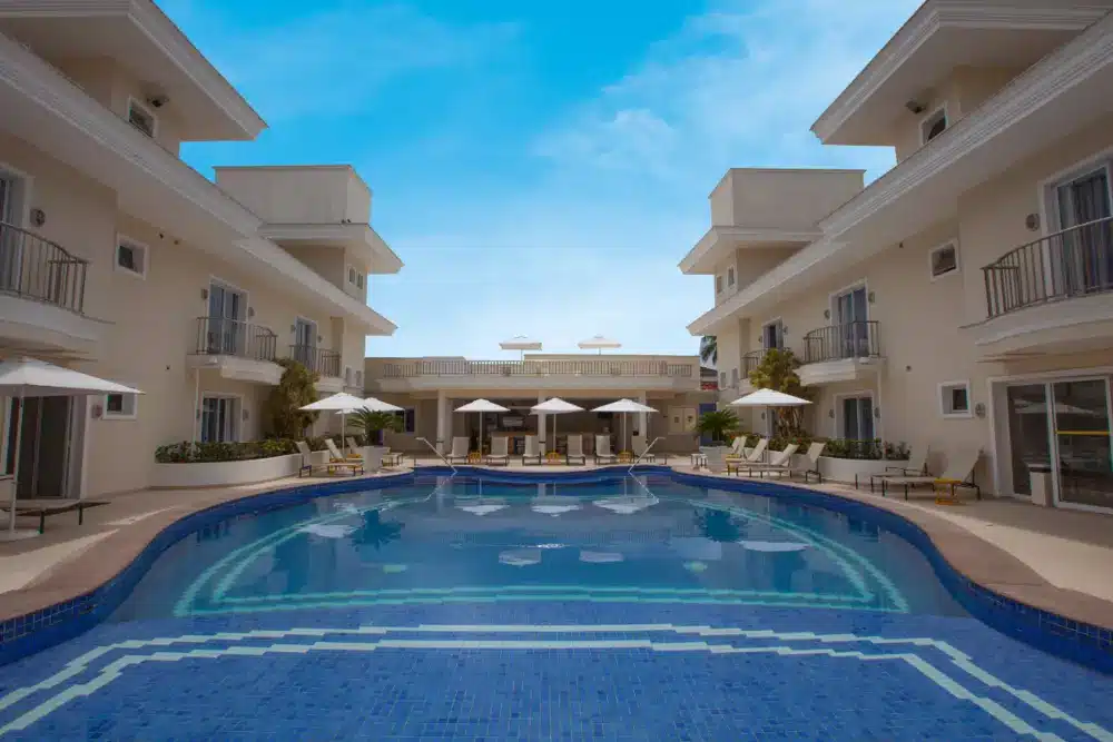 Hotel Doral Guarujá: Hotel Beira Mar na Enseada, Guarujá 2025 DORAL-BEIRA-MAR-Piscina