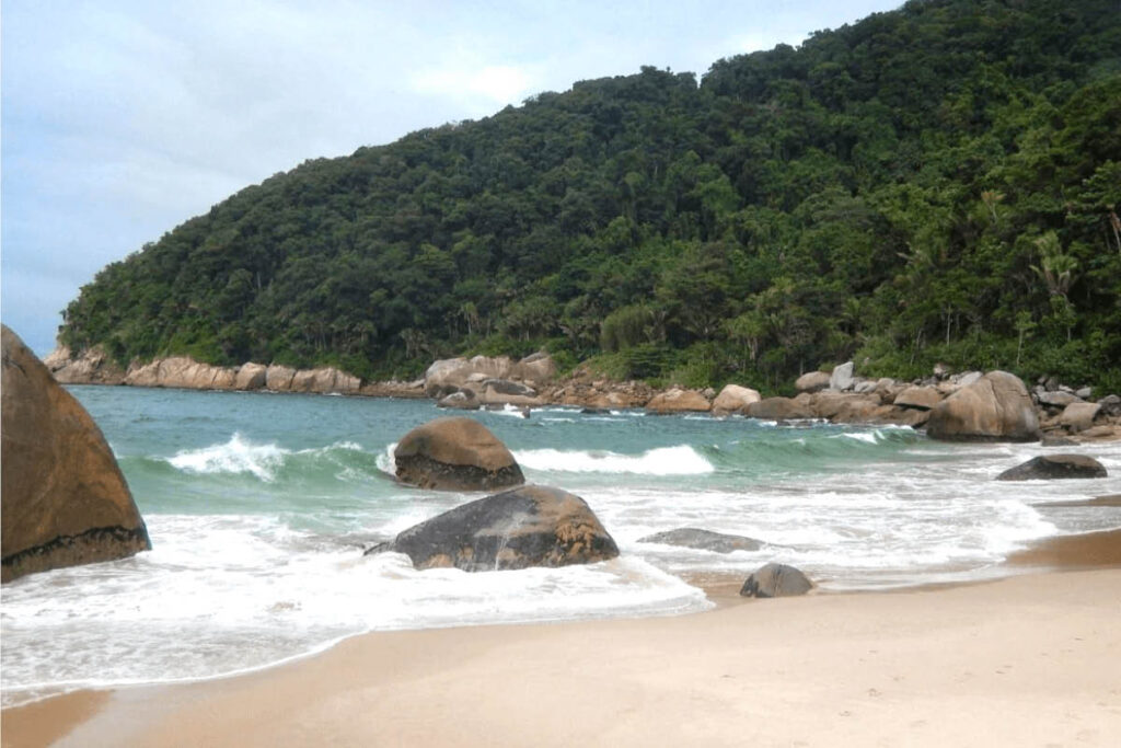 Guarujá: Praia deserta- 7 opções para quem busca destinos paradisíacos! Guarujá: Praia deserta- 7 opções para quem busca destinos paradisíacos!