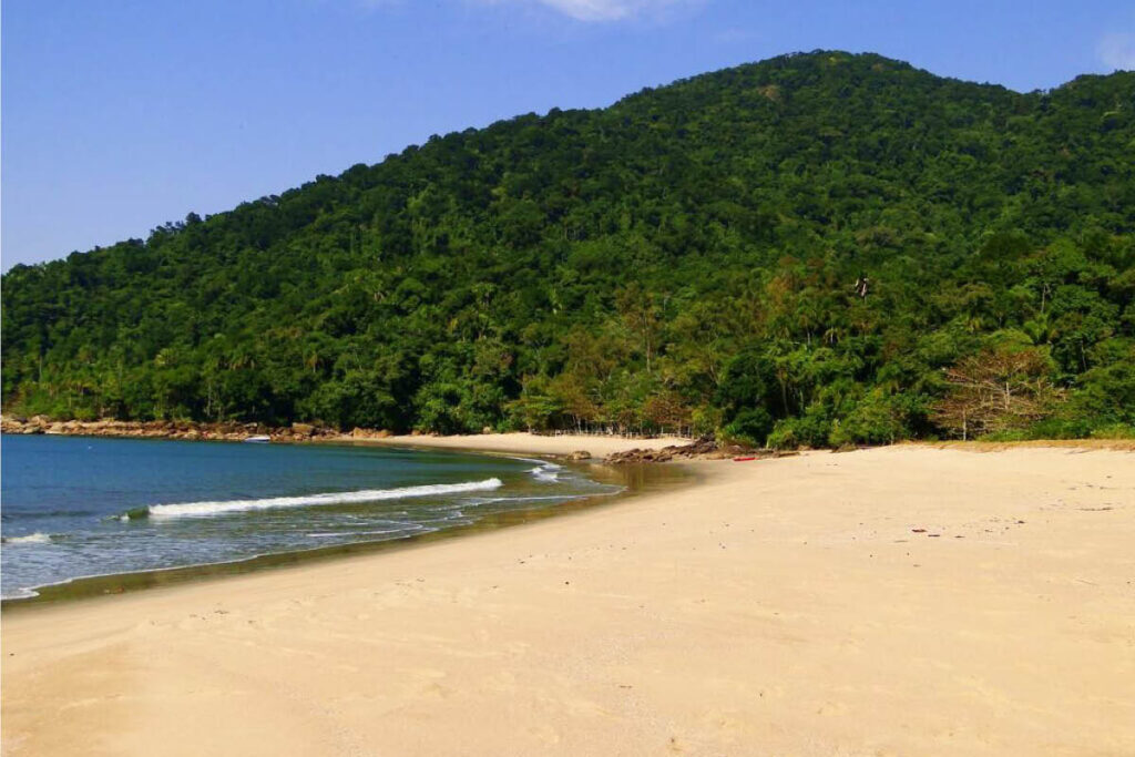 Guarujá: Praia deserta- 7 opções para quem busca destinos paradisíacos! Guarujá: Praia deserta- 7 opções para quem busca destinos paradisíacos!