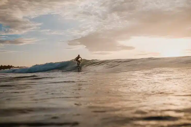 Praias para Surfar no Guarujá: Guia para Surfers