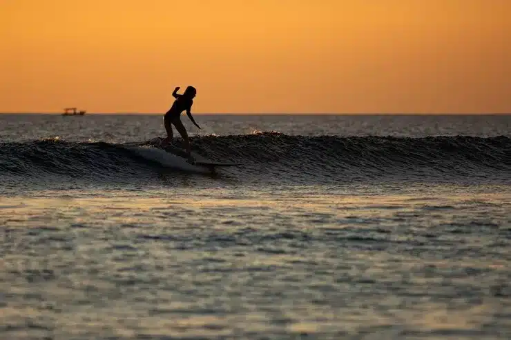 Praias para Surfar no Guarujá: Guia para Surfers
